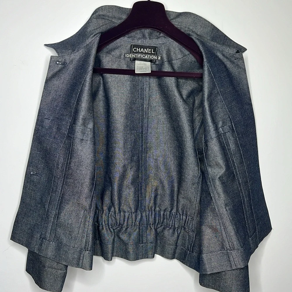 Chanel Sz 42 Denim Cotton Beaded Patch Pocket Elastic Back Logo Button Jacket
